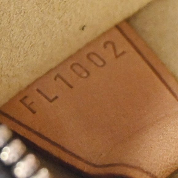 LOUIS VUITTON LV Logo Cite GM Shoulder Bag Monogram Leather BN M51181 - Picture 14 of 16